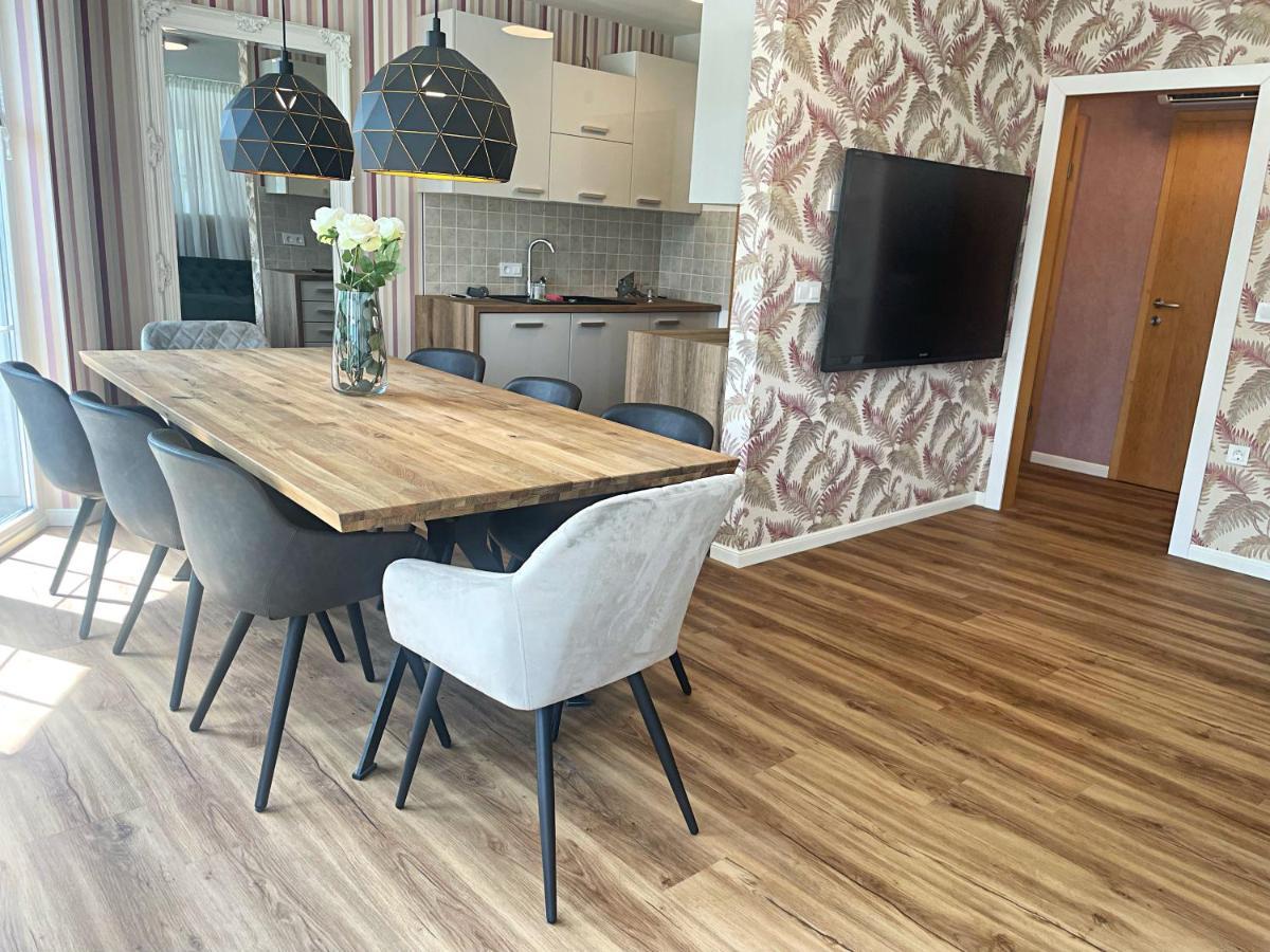 Vila Urbana Luxury Apartments 勒什 外观 照片