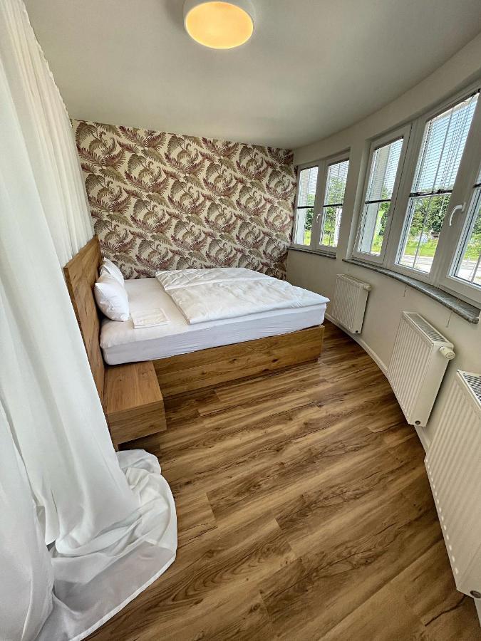 Vila Urbana Luxury Apartments 勒什 外观 照片
