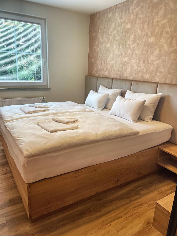 Vila Urbana Luxury Apartments 勒什 外观 照片