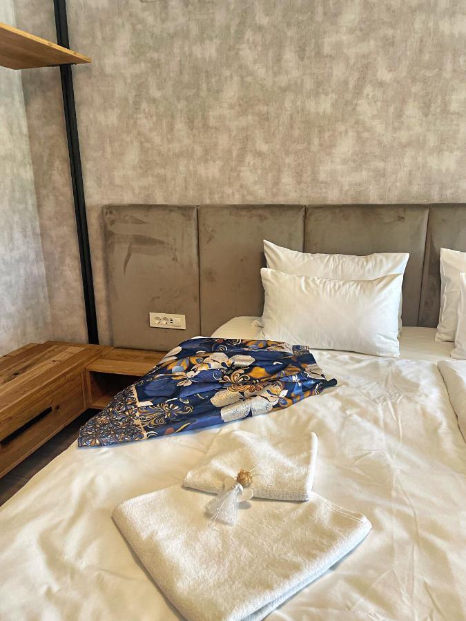 Vila Urbana Luxury Apartments 勒什 外观 照片
