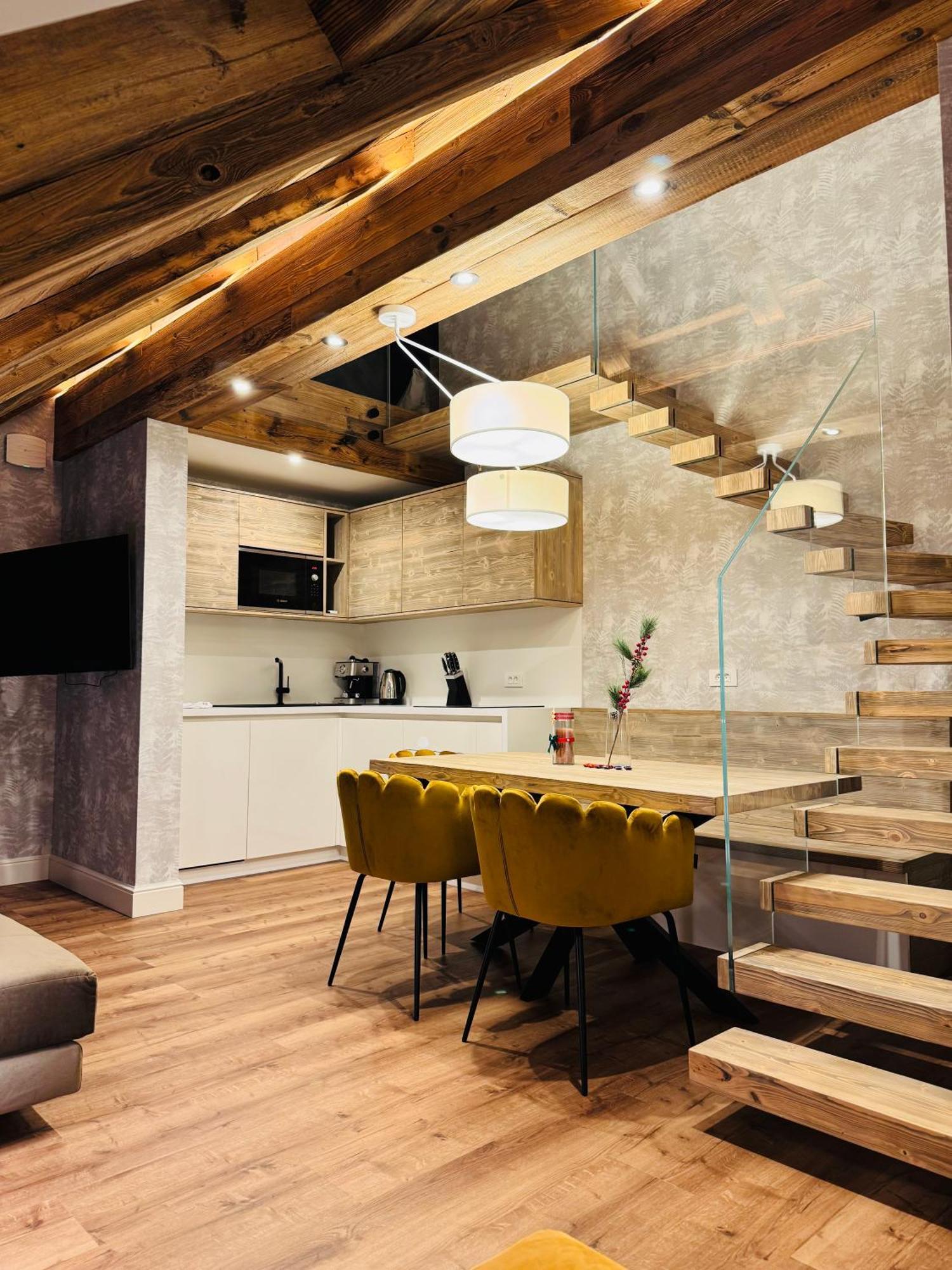 Vila Urbana Luxury Apartments 勒什 外观 照片