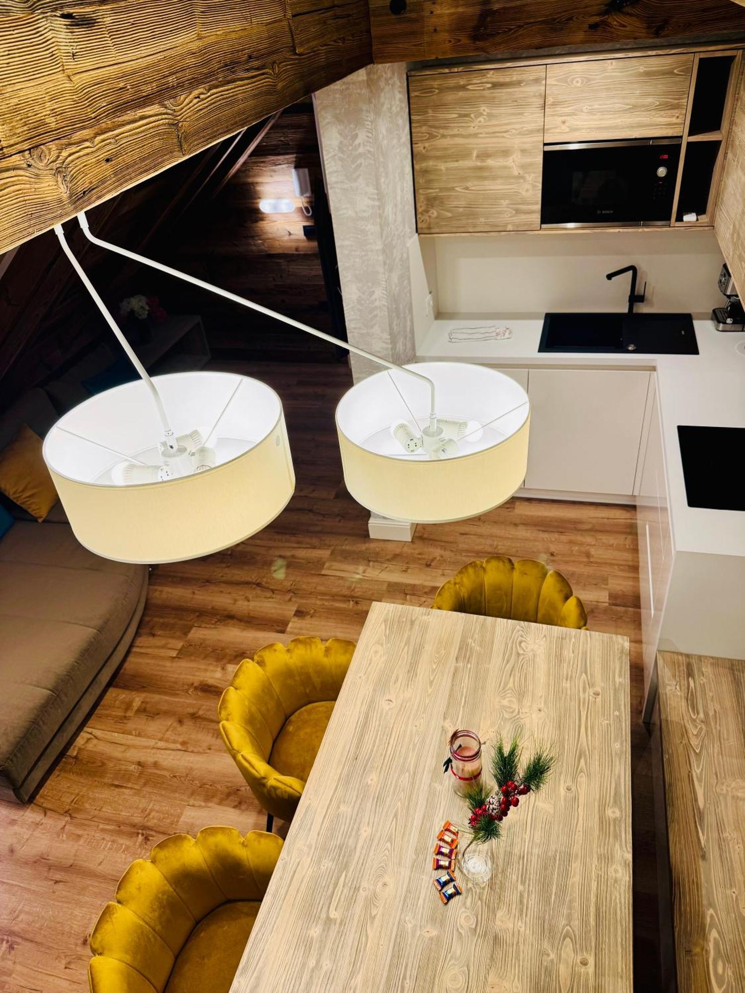 Vila Urbana Luxury Apartments 勒什 外观 照片