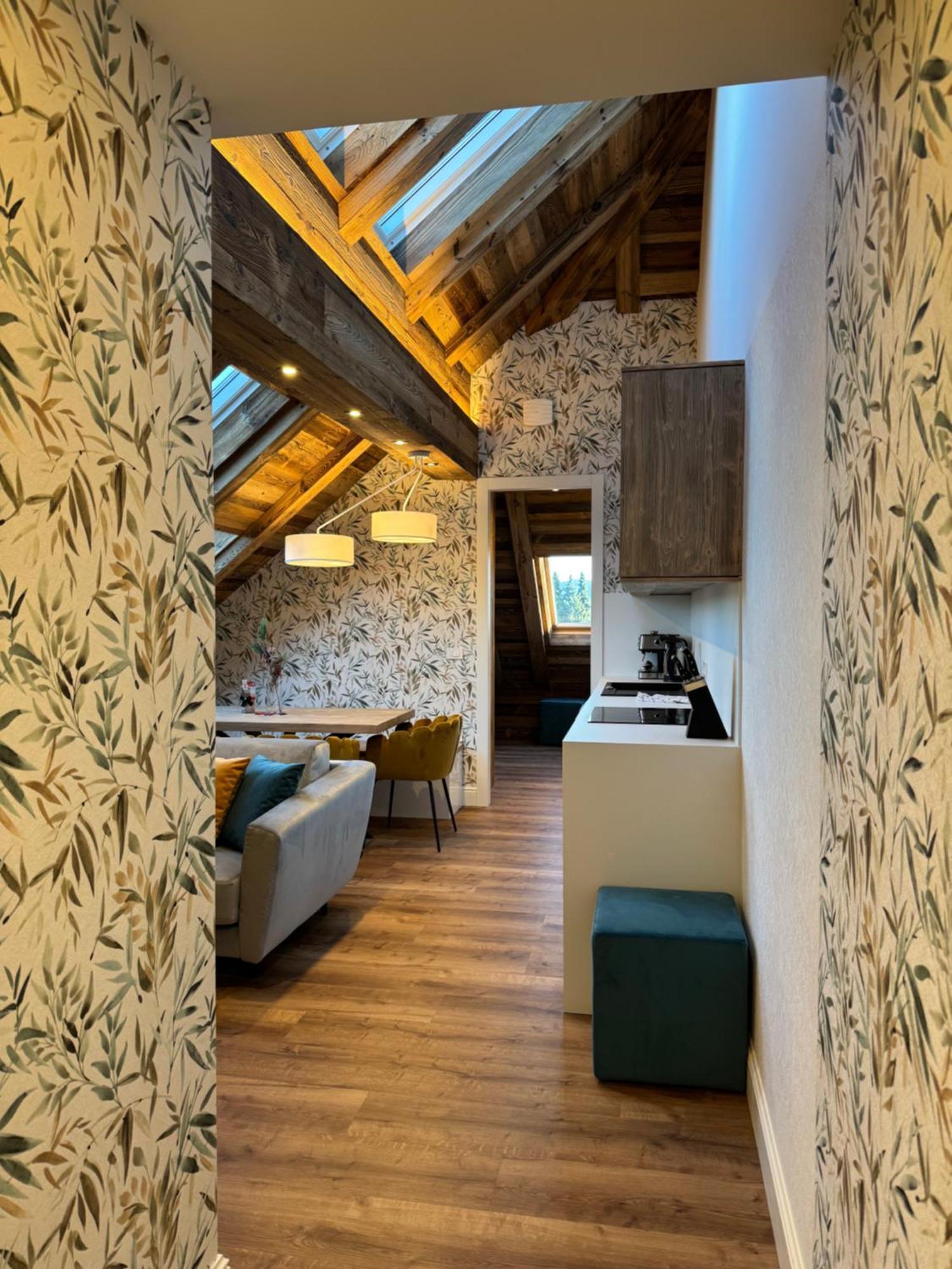 Vila Urbana Luxury Apartments 勒什 外观 照片