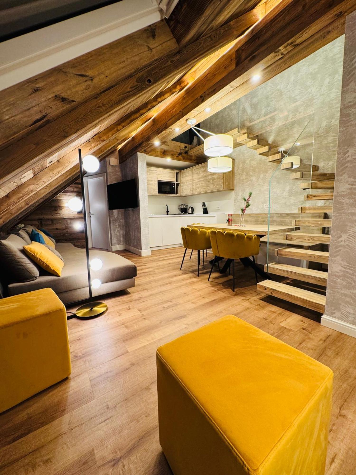 Vila Urbana Luxury Apartments 勒什 外观 照片
