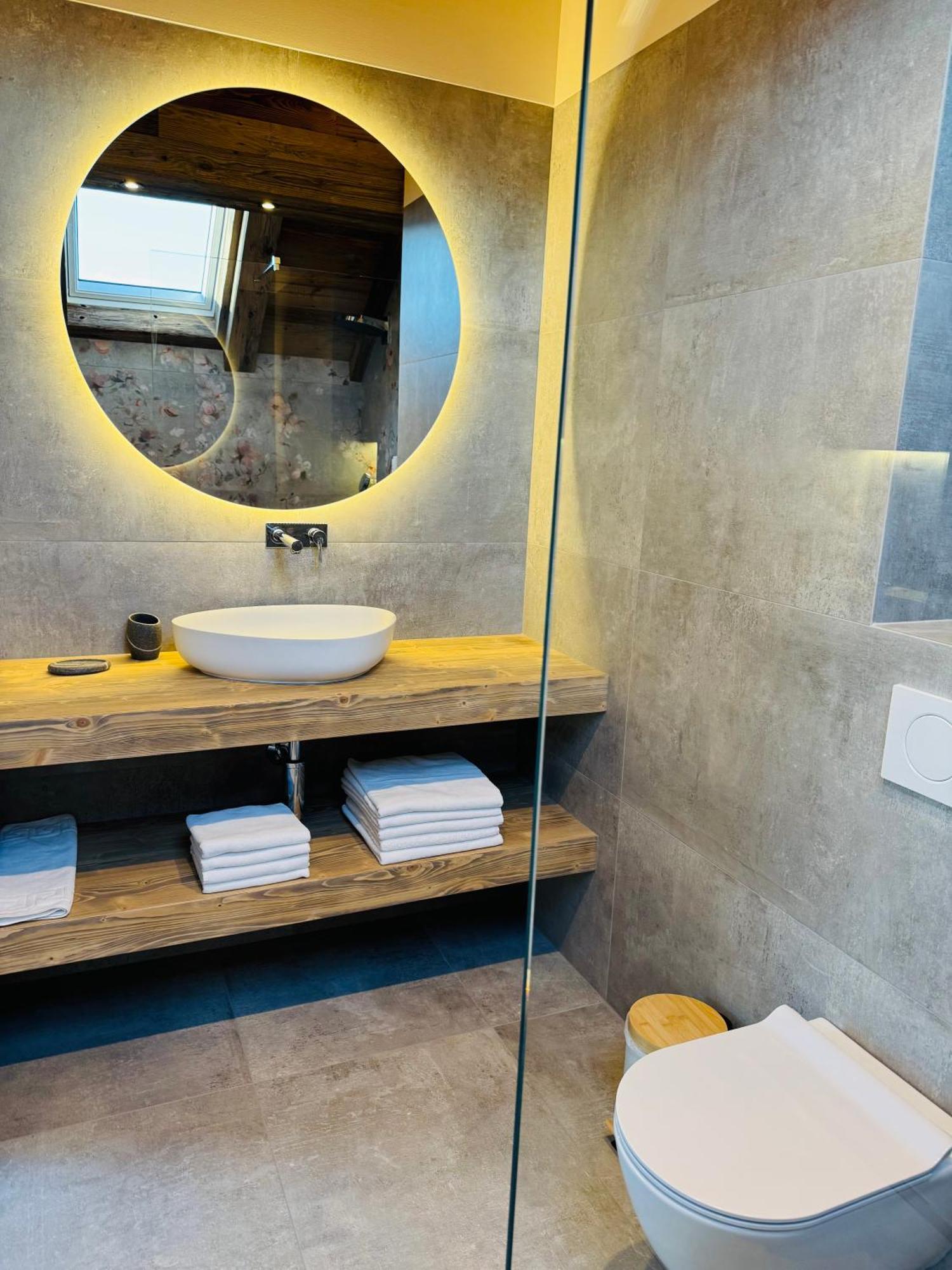 Vila Urbana Luxury Apartments 勒什 外观 照片