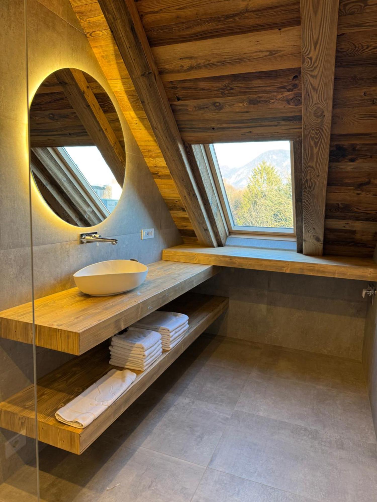 Vila Urbana Luxury Apartments 勒什 外观 照片